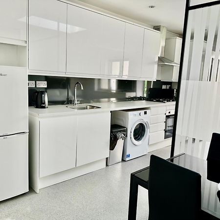 شقة Westferry Two لندن المظهر الخارجي الصورة
