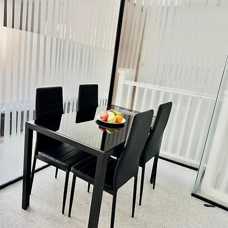 شقة Westferry Two لندن المظهر الخارجي الصورة